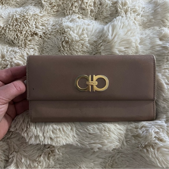 Ferragamo Brown Open Faced Leather Wallet - Picture 1 of 6